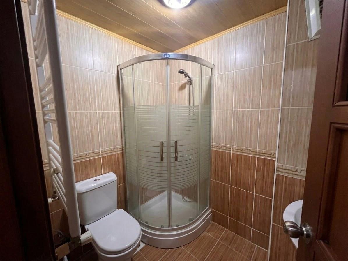 Daire banyosu, Bala Kız Apartı