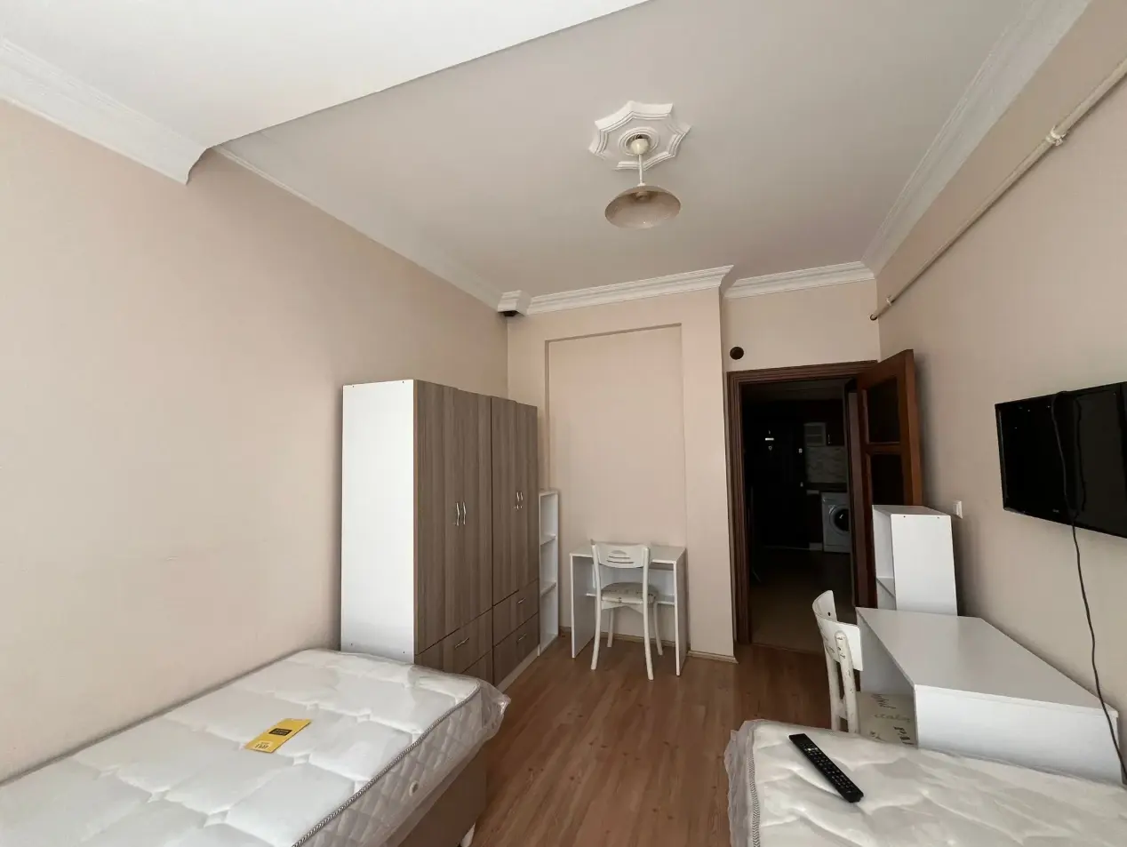 İki Kişilik Oda, İki kişilik oda, Bala Kız Apartı